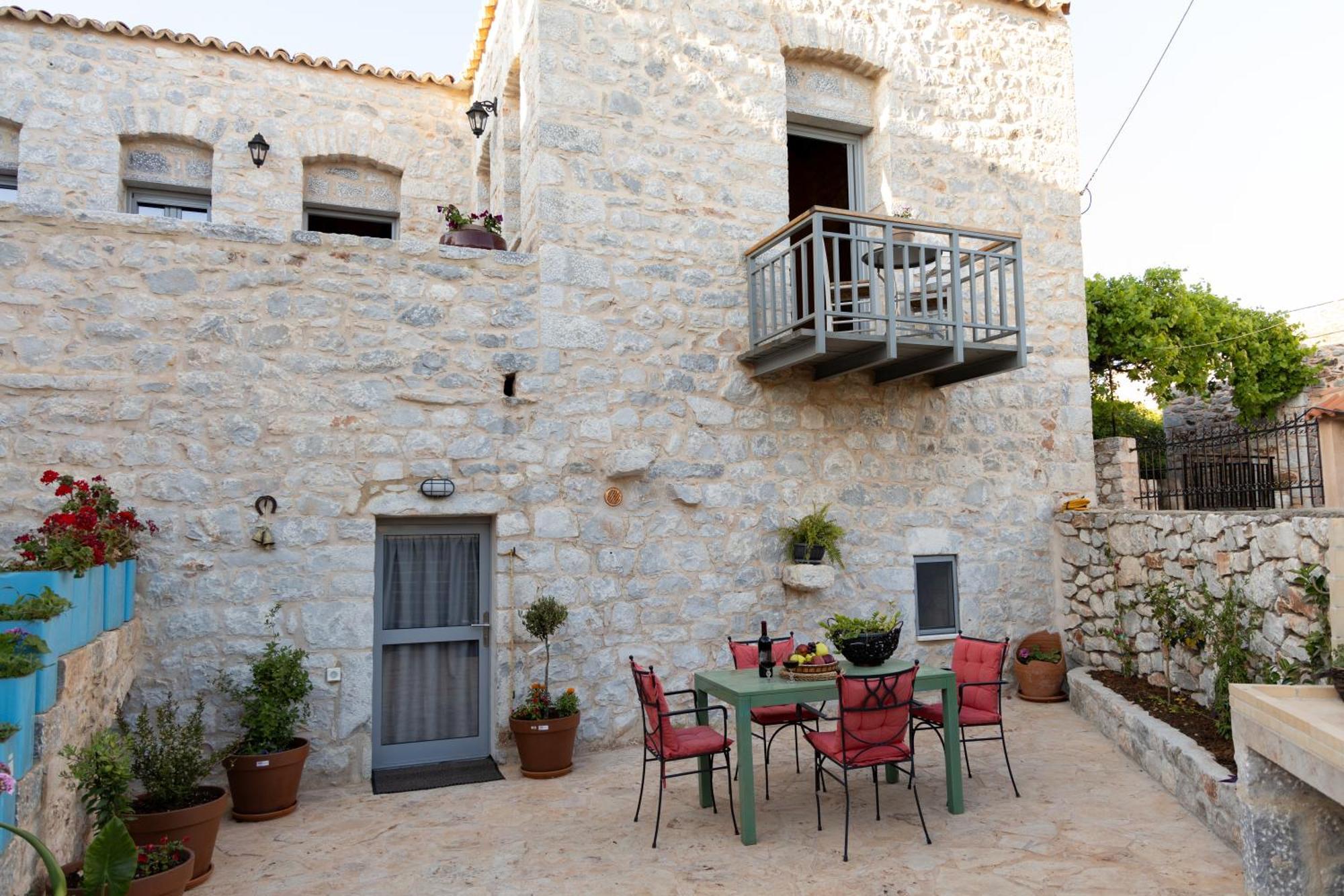 Stenorougi Charias Kharia Exterior photo