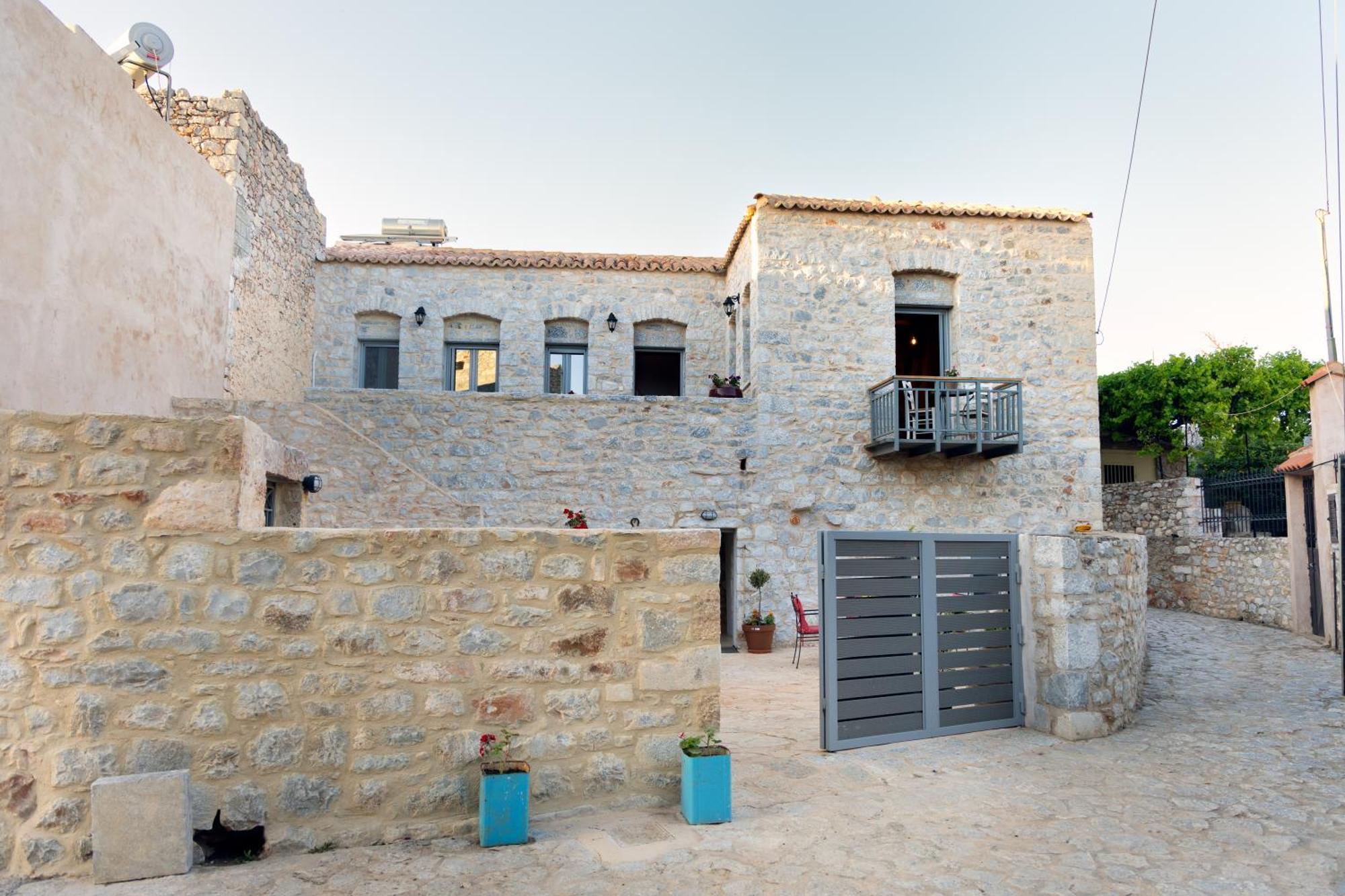 Stenorougi Charias Kharia Exterior photo